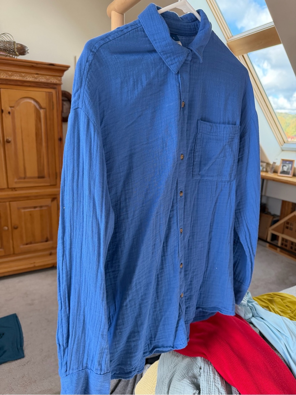 Old Navy women  Casual Blue Button-Down Shirt. Gauze. Long comfy